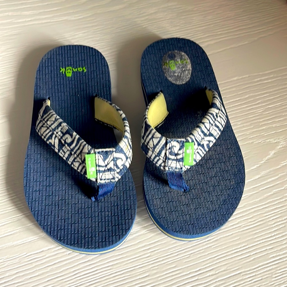 Youth Sanuk Flip Flops